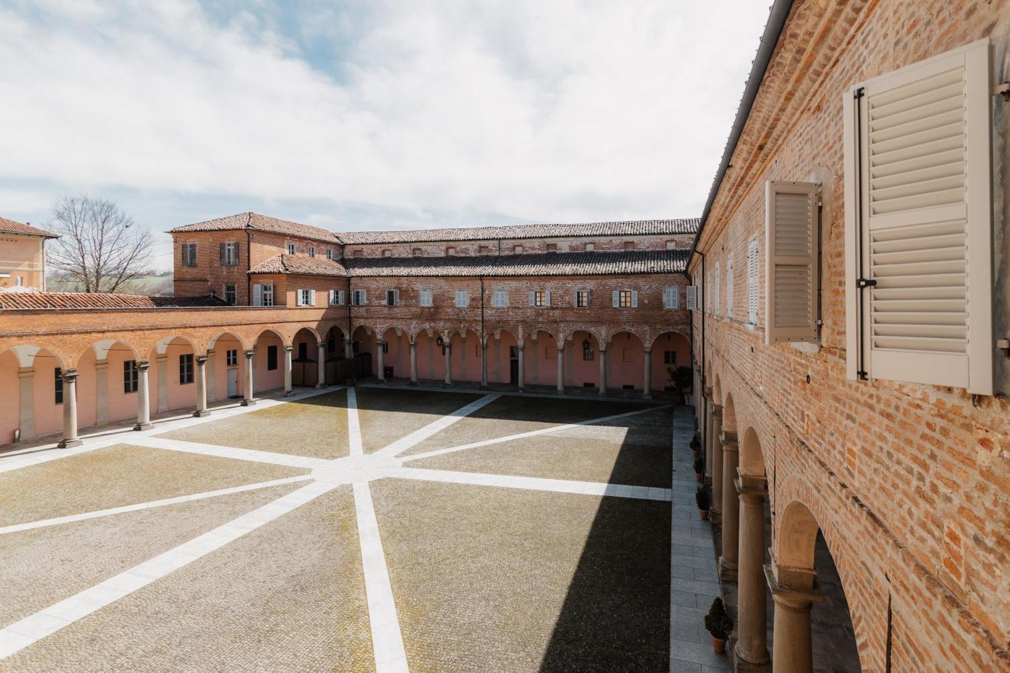 Отель Casa Regina Montis Regalis Vicoforte Экстерьер фото